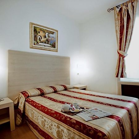 Hotel Saturnia Roma Quarto foto