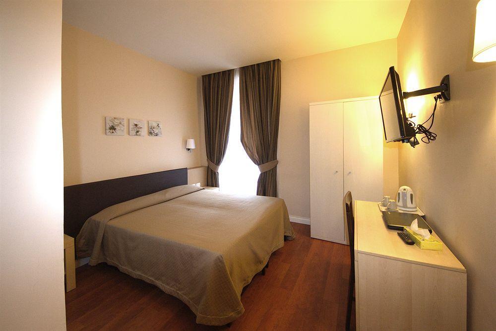 Hotel Saturnia Roma Exterior foto