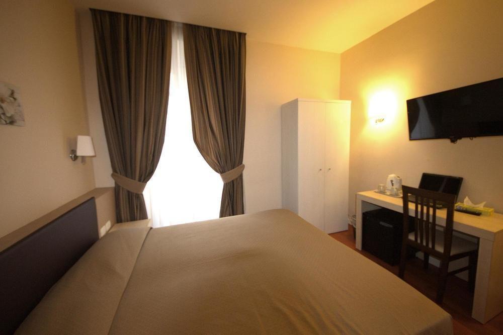 Hotel Saturnia Roma Exterior foto